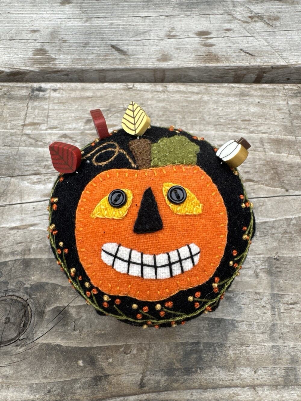 Halloween Felt Pumpkin Jack-o'-lantern plush decoration Pin Cushion